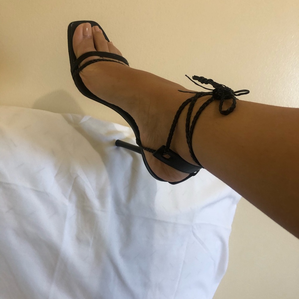 GUCCI OPEN TOE HEELS